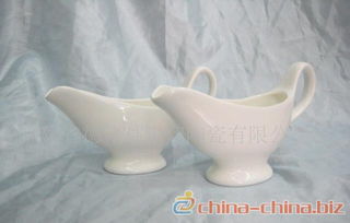 批發(fā)供應(yīng)酒店陶瓷盤子 碟子 碗 等日用品 汁斗